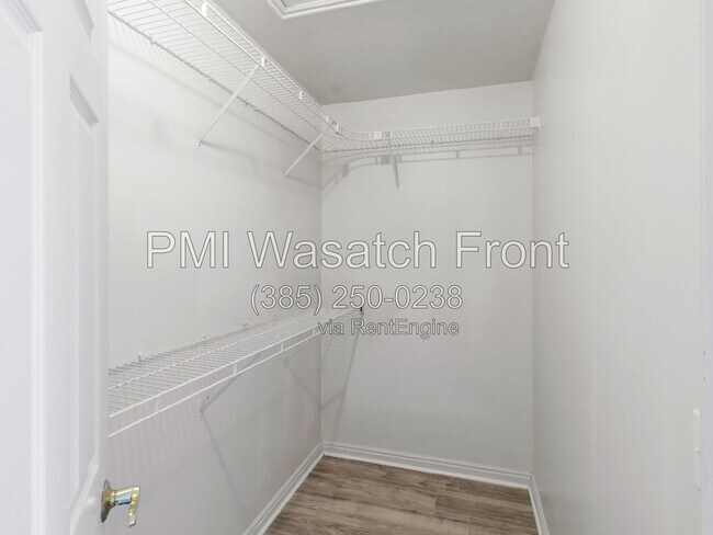 Building Photo - 3211 S 945 E