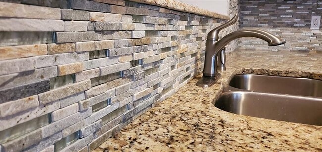 Building Photo - 2942 Greyhawk Ln