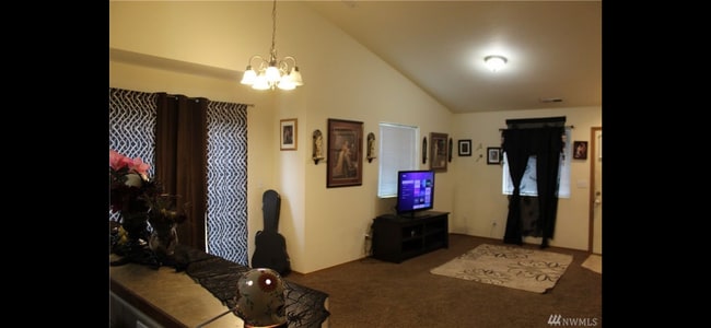 Building Photo - 1209 W Franklin St