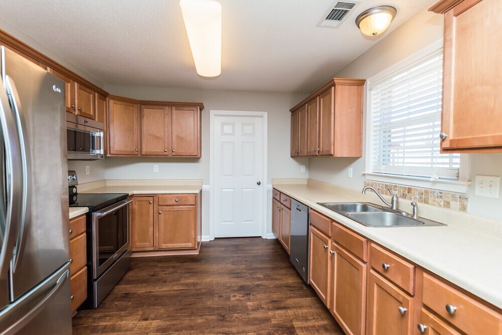 Building Photo - 4184 Destin Dr