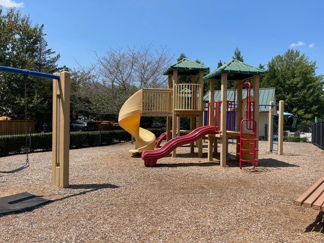 Building Photo - Executive Home in a True Lifestyle Community