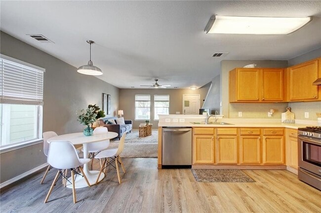 Building Photo - 13905 Briarcreek Loop