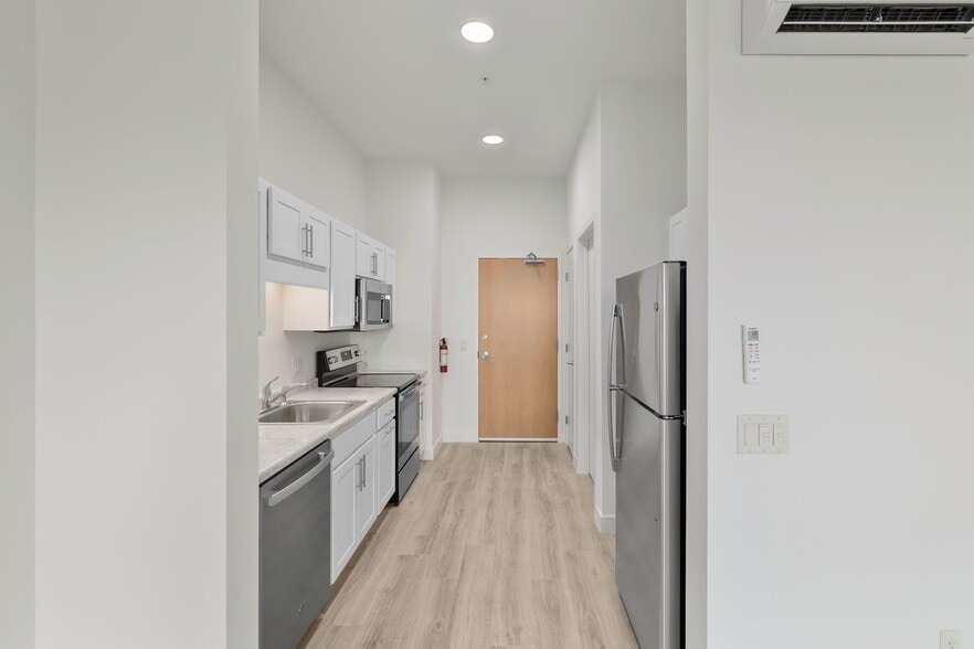 Interior Photo - 375 North Avenue -Sunset House