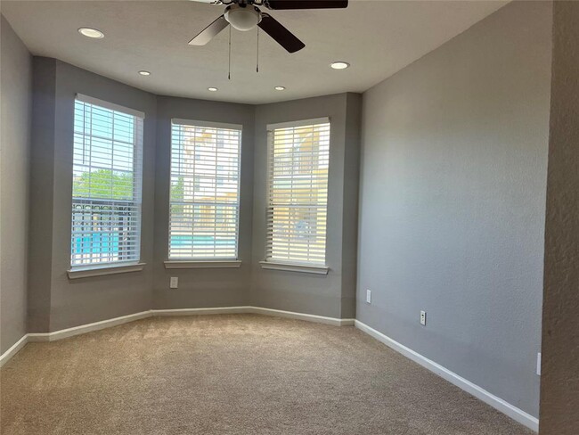 Building Photo - 7575 Kirby Dr