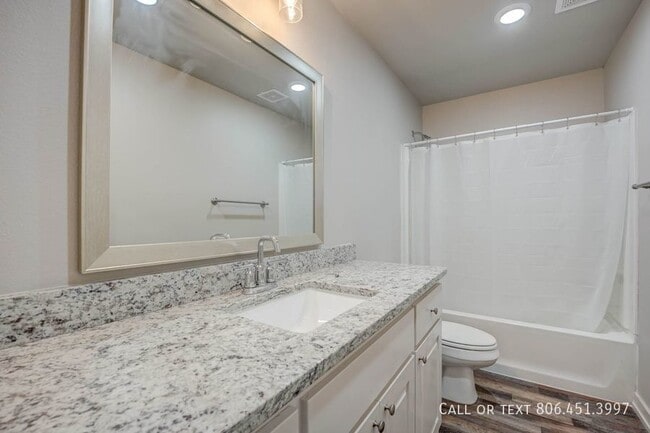 Building Photo - Gorgeous 3/2/2 in SW Lubbock