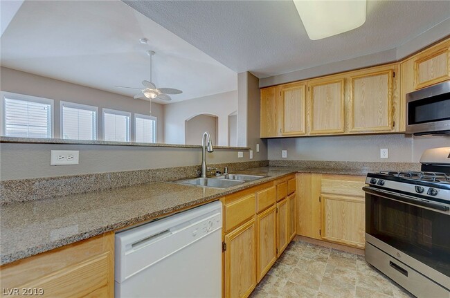 Kitchen - 10550 W Alexander Rd