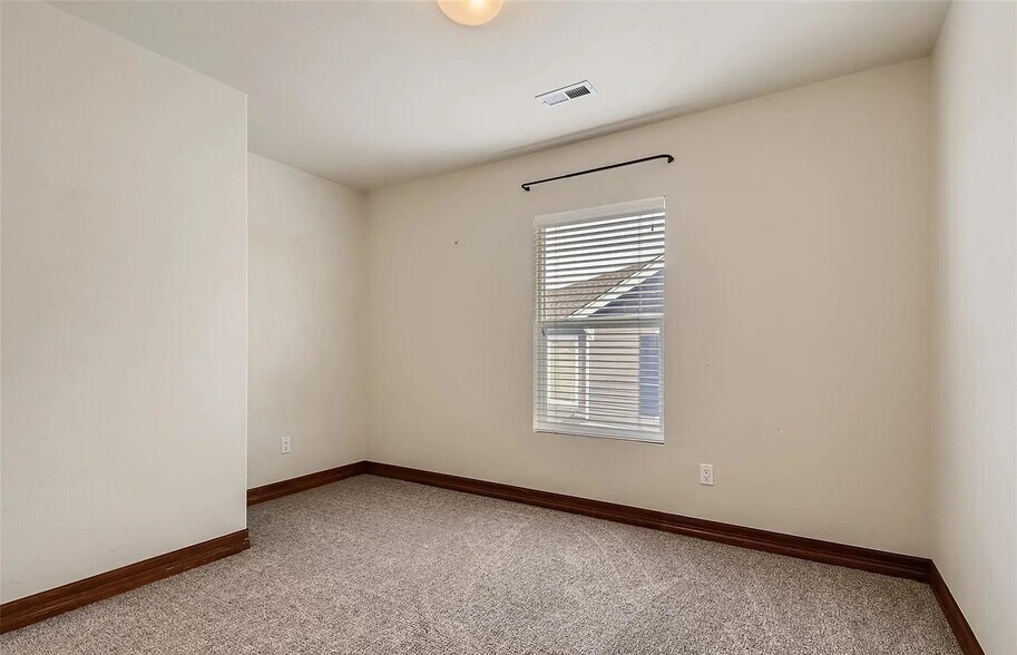 Bed 3 - 17381 Waterhouse Cir
