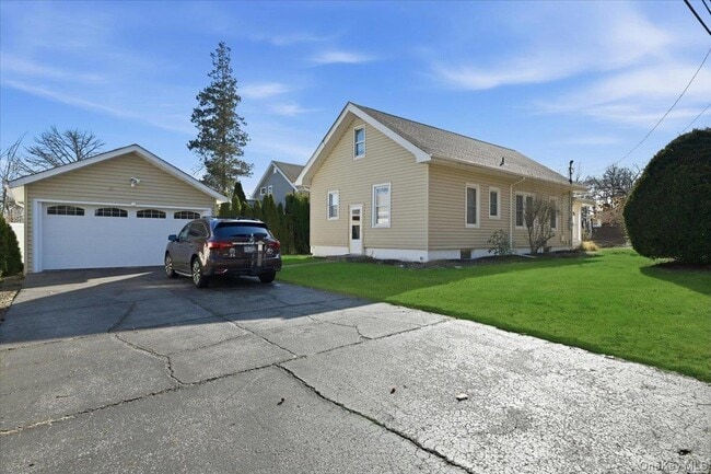 Building Photo - 1 Carl St