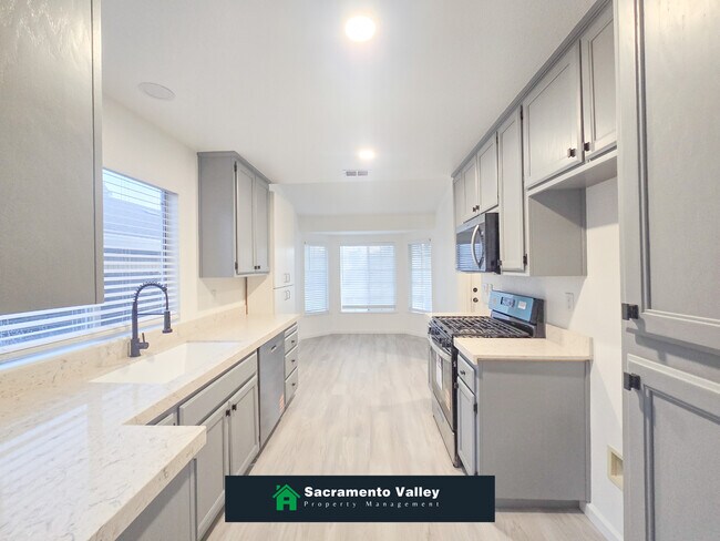 Building Photo - 6916 Shady Woods Way