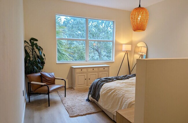 Building Photo - 900 16th St