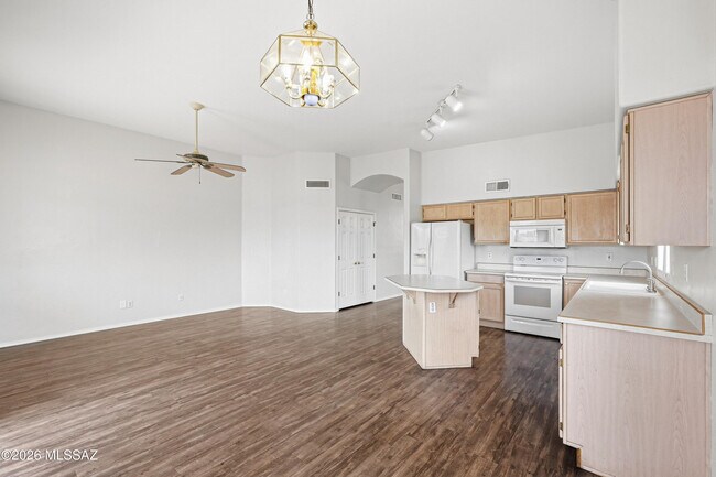 Building Photo - 1342 W Hopbush Way
