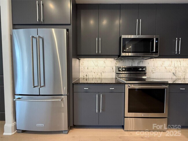 Building Photo - 4625 Piedmont Row Dr