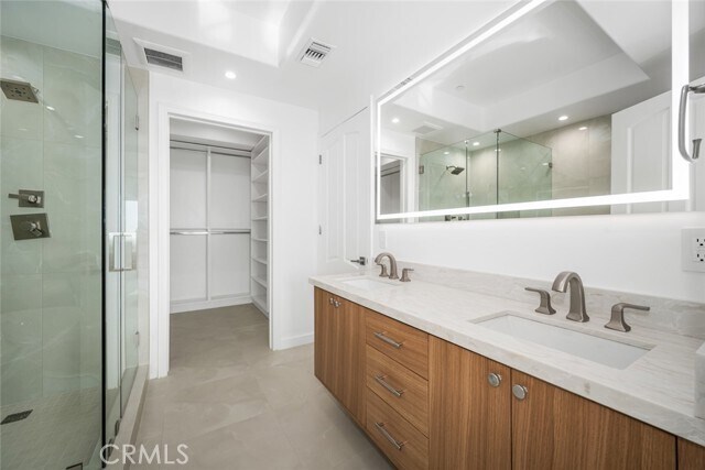 Building Photo - 1724 Bluff Pl