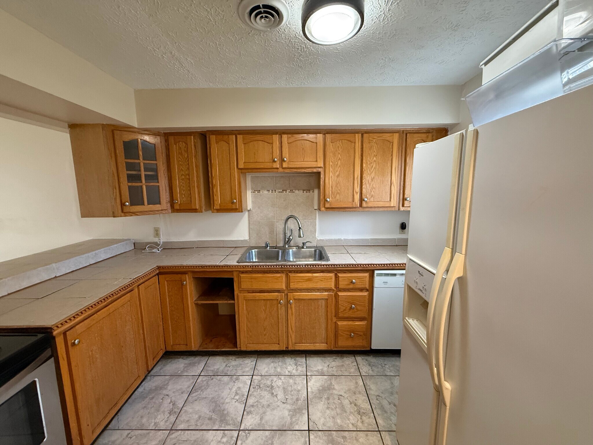 Building Photo - 118 Central Ave