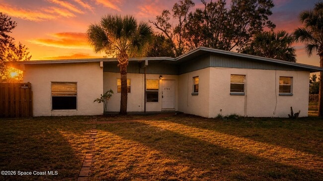 Building Photo - 1706 Pineda St