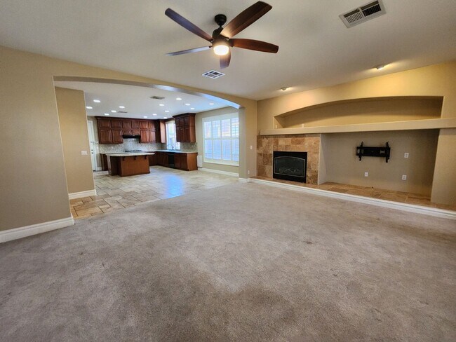 Building Photo - Beautifully Upgraded Southern Highlands Ga...