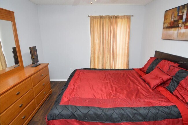 Building Photo - 8718 Mallard Reserve Dr