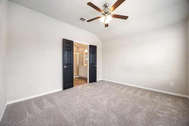 Building Photo - 22630 Rosebush Hl Rd