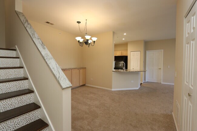 Building Photo - 3333 Stratford Ct