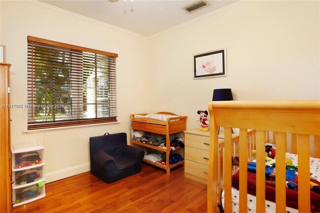 Building Photo - 537 Zamora Ave