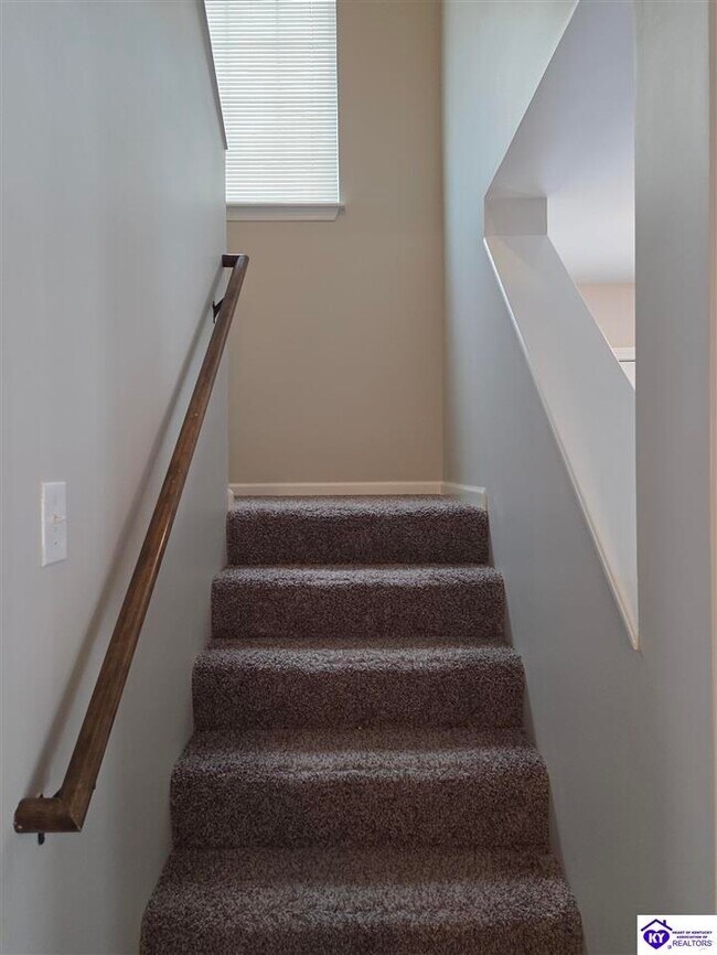 Building Photo - 158 Vineland Pkwy Dr