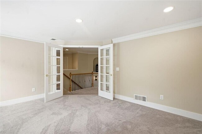 Building Photo - 2058 Woodside Park Dr