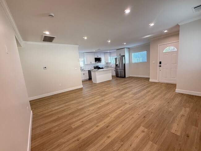 Building Photo - Brand new home 3/2 in prime Sylmar area