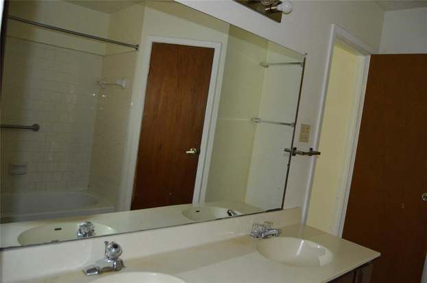 Building Photo - 4929 Meadow Pl Dr