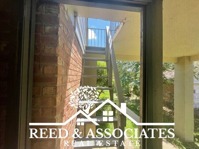 Building Photo - Updated Home Located in Berclair Area~