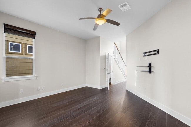 Building Photo - 1004 Banyon St