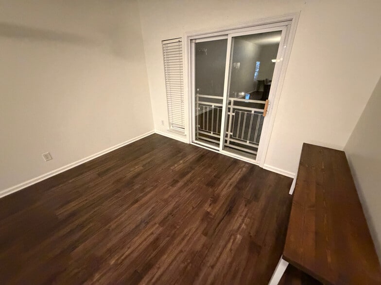 Building Photo - Room in Condo on Donatello Avenue