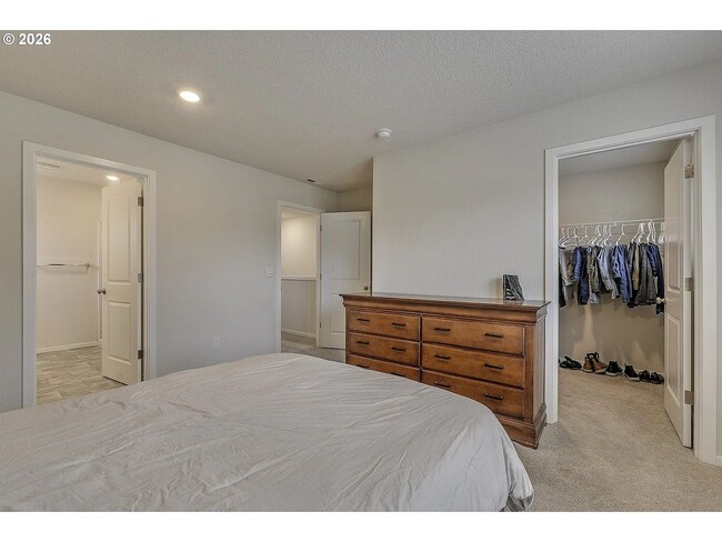 Building Photo - 898 N 18th Ave