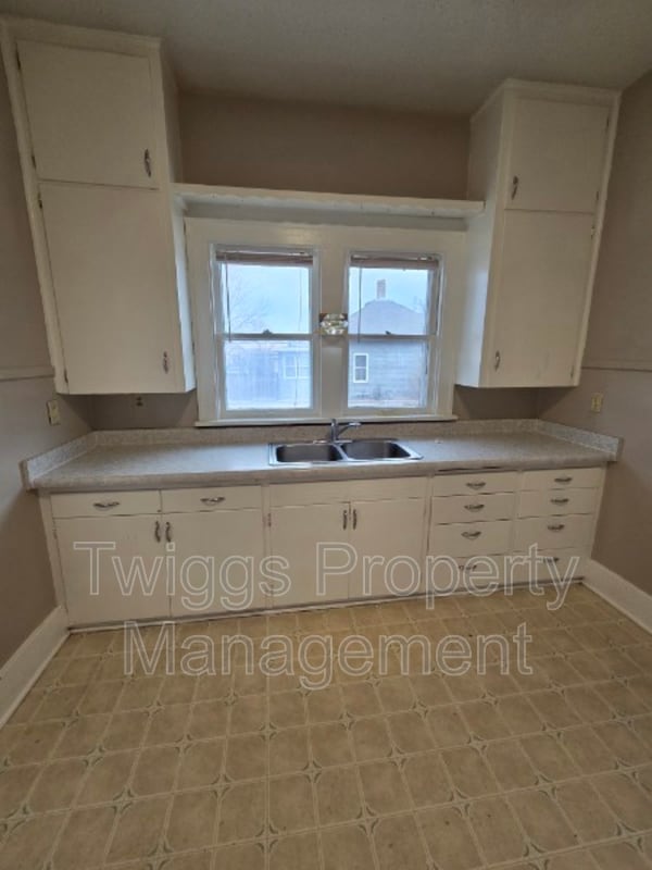 Building Photo - 814 St Cloud St