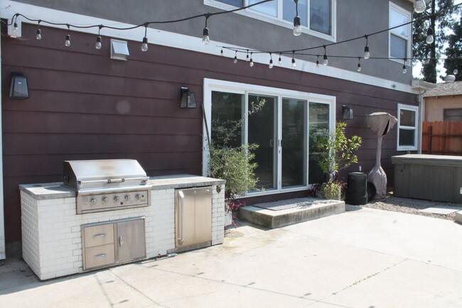 Building Photo - 2909 W Clark Ave
