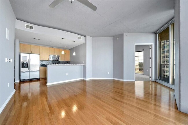 Building Photo - 400 W Peachtree St NW