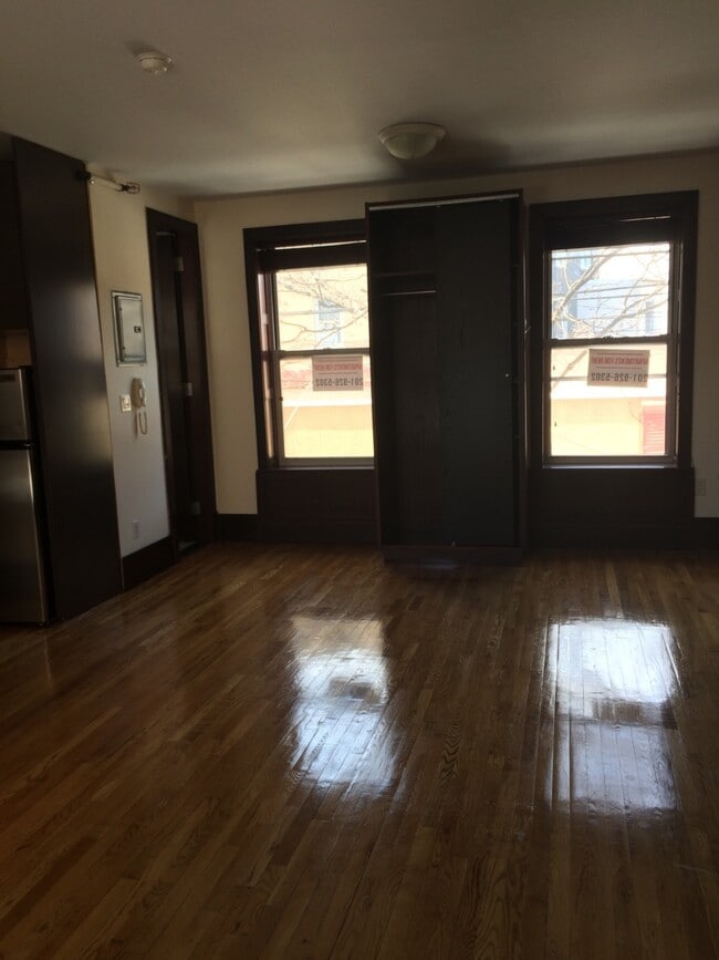 Building Photo - 473 St Marks Pl