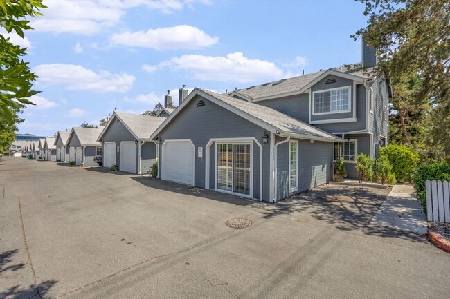Building Photo - 2650 Plumas St