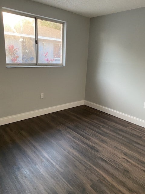 Building Photo - 3411 9th St Ct W