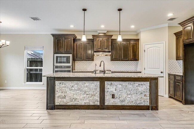 Building Photo - 6537 Paddington Dr