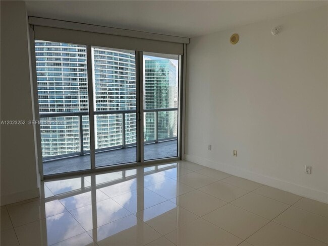 Building Photo - 465 Brickell Ave