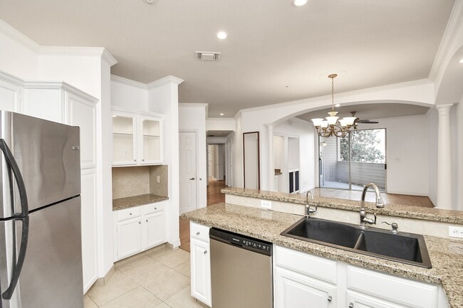 Building Photo - 2111 Welch St