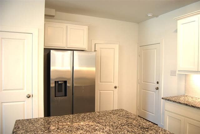 Building Photo - 369 Oakbend Dr