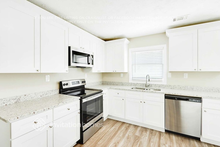 Building Photo - 65 Salem Meadow Dr