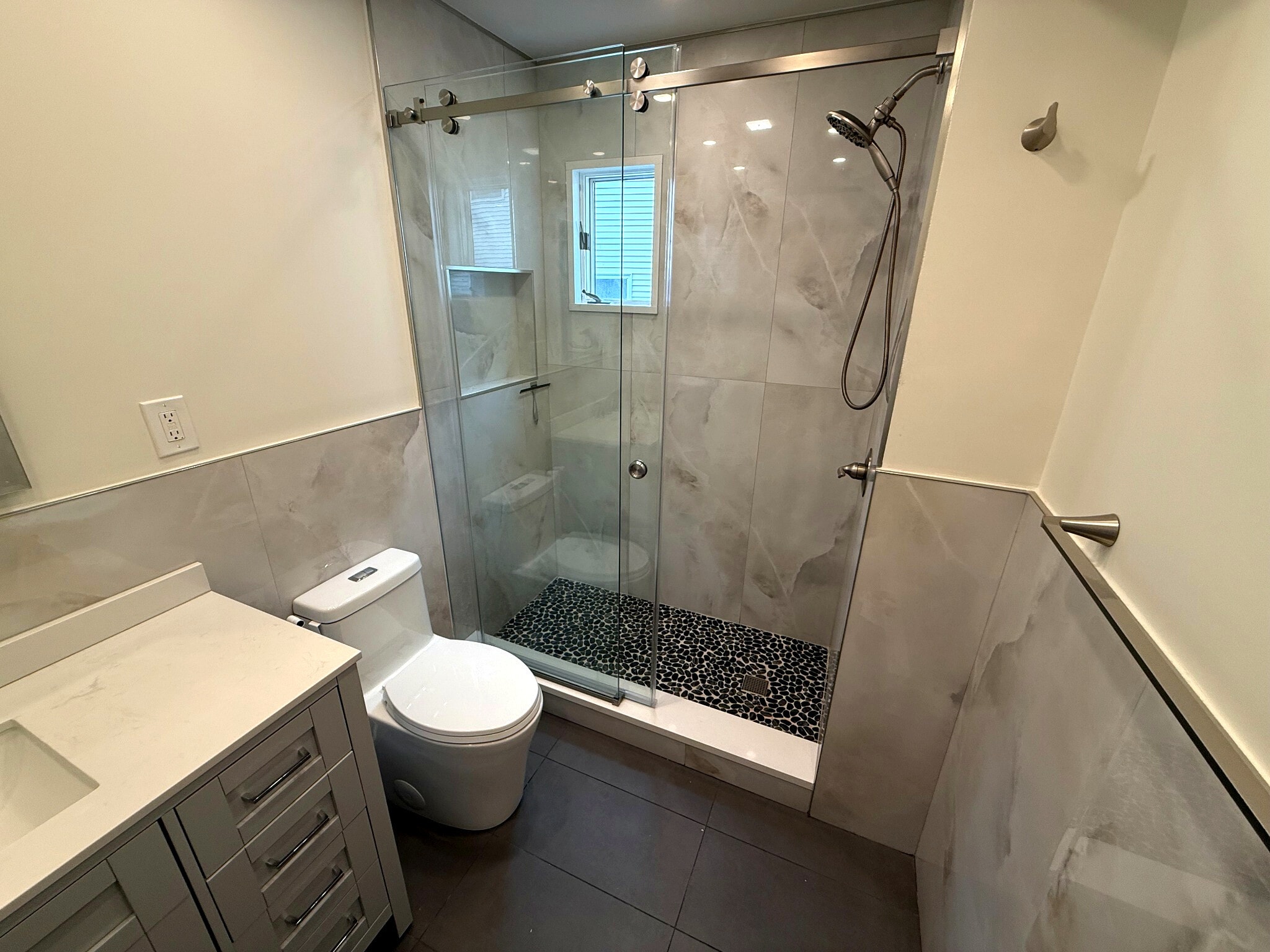 Building Photo - 44 Willow Wood Ct