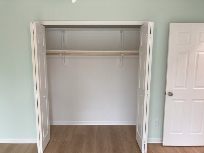 Front bedroom closet - 208 Mayan Ter