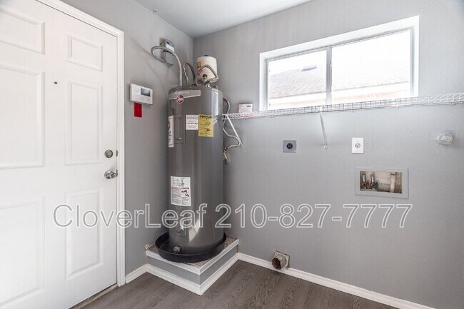 Building Photo - 5818 Sherbrooke Oak
