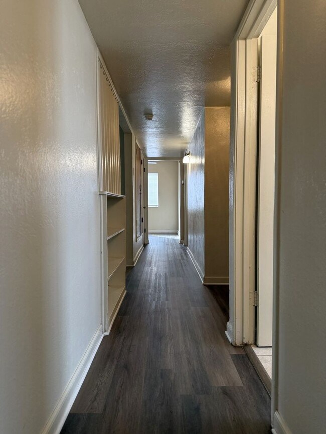Building Photo - Available NOW! 4/2 With New Exterior Paint!! Move in Special, Half off first month's rent.
