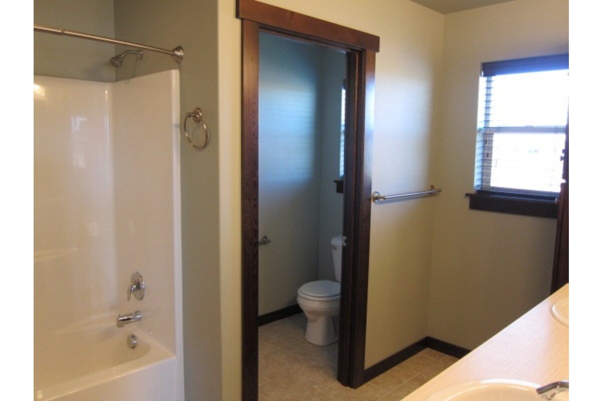 Building Photo - 1906 Leeward Ct