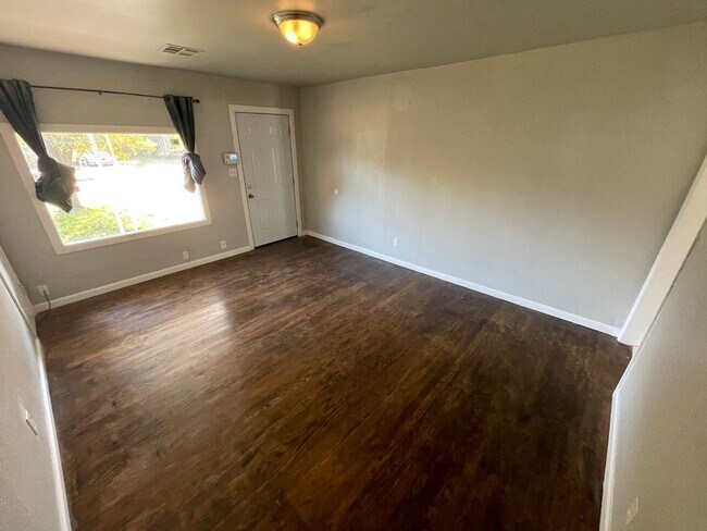 Building Photo - 3 br, 1 bath House - 1225 NW 91st St