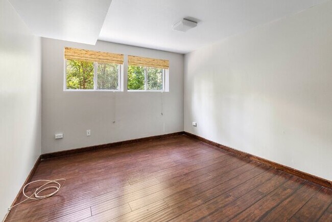 Building Photo - Spacious 5 Bedroom Home in Midlothian - $2,800/mo